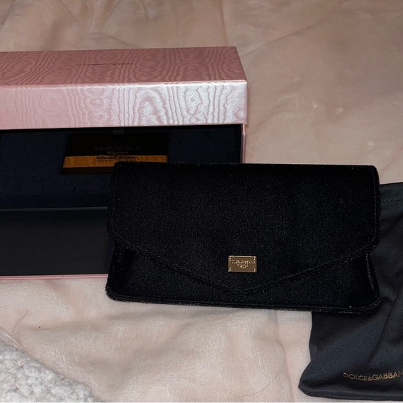 Authentic New Dolce and Gabbana Sunglasses - Picture 8 of 9